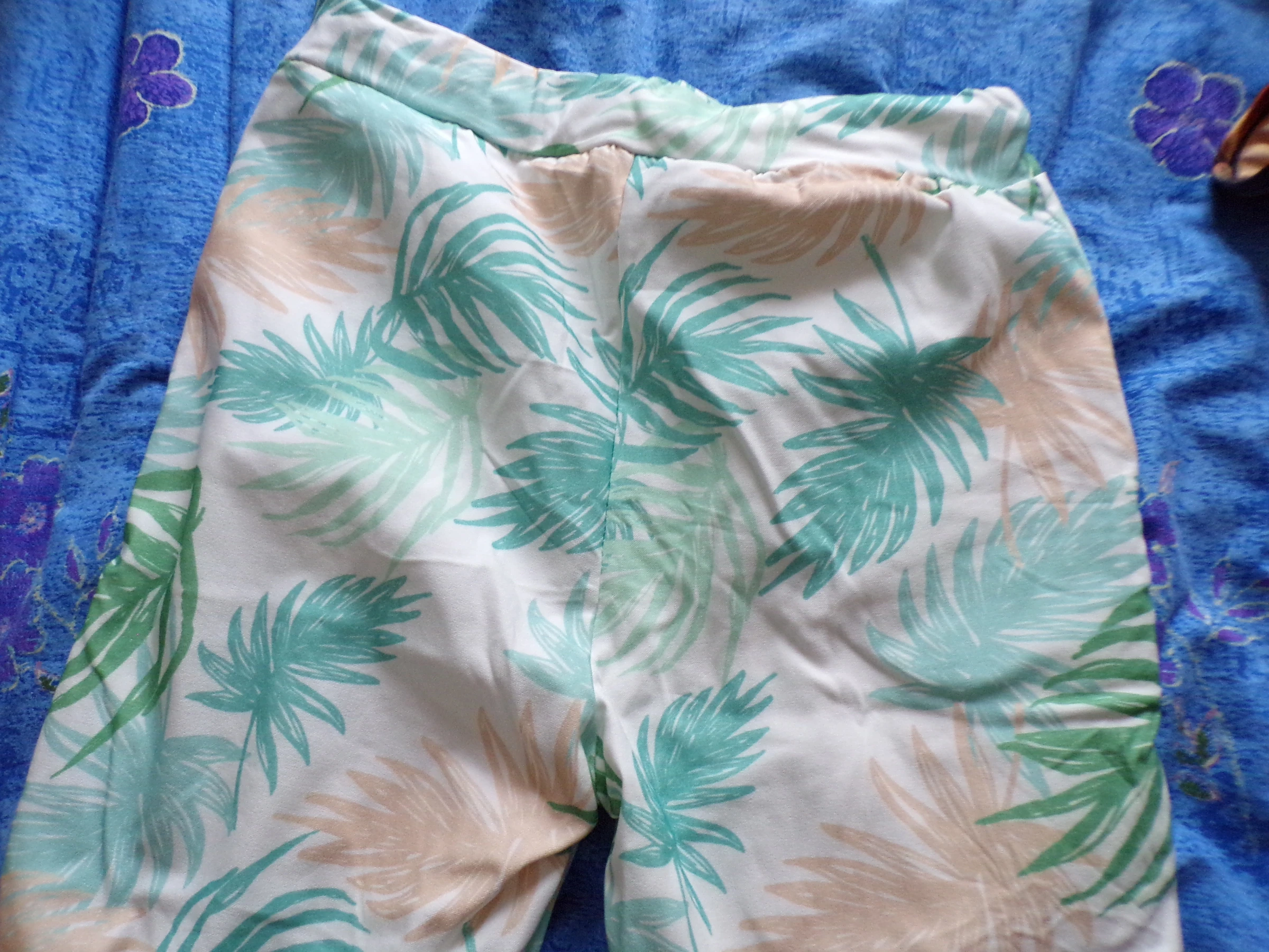 Calça com motivos de folhas tamanho 38 nova – photo 4